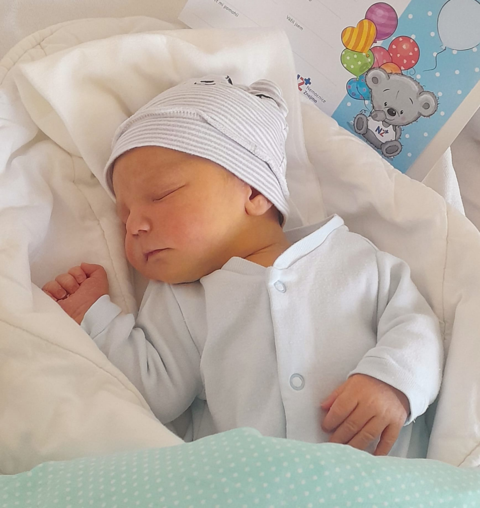 Miminko na peřince – příběh narození po IVF léčbě v Repromedě